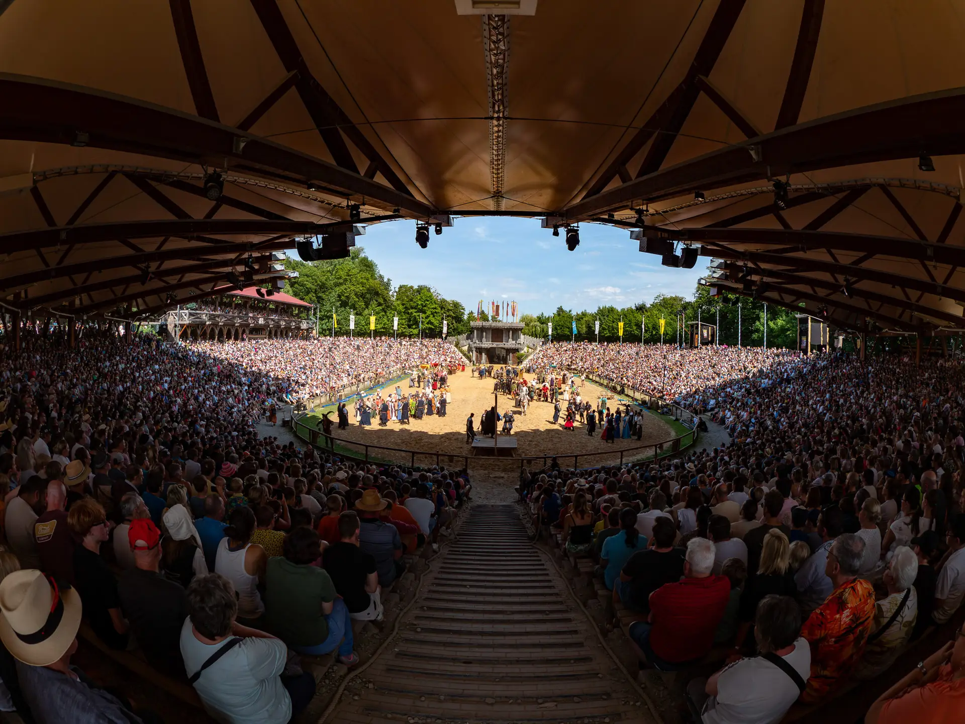 Die Kaltenberg Arena am Tage